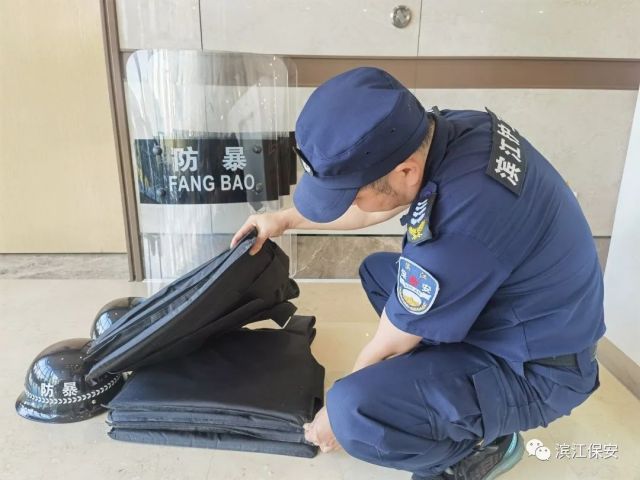 长沙滨江保安服务有限责任公司,长沙安保服务,长沙保安,保镖特卫服务,护卫 长沙滨江保安服务有限责任公司,长沙安保服务,长沙保安,保镖特卫服务,护卫