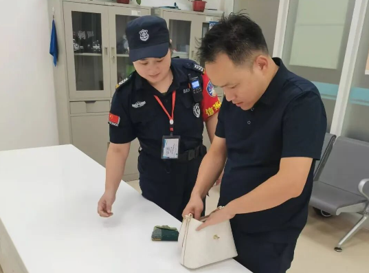 长沙滨江保安服务有限责任公司,长沙安保服务,长沙保安,保镖特卫服务,护卫 长沙滨江保安服务有限责任公司,长沙安保服务,长沙保安,保镖特卫服务,护卫