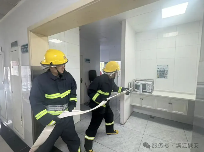 长沙滨江保安服务有限责任公司,长沙安保服务,长沙保安,保镖特卫服务,护卫 长沙滨江保安服务有限责任公司,长沙安保服务,长沙保安,保镖特卫服务,护卫